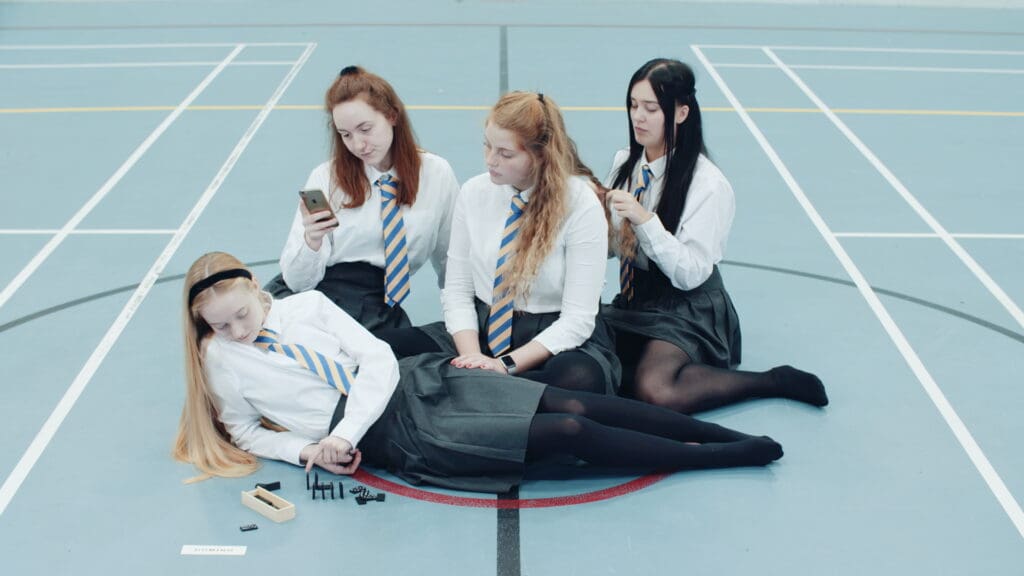 Gestures of Collapse